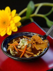 Soupe de raviolis chinois