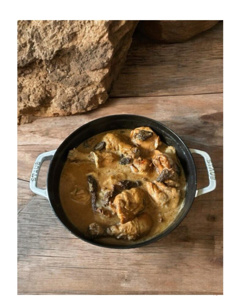 Poulet au vin jaune et aux morilles